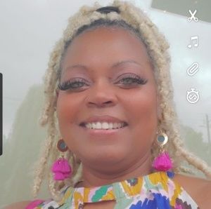 Meet your Posher, Crystal